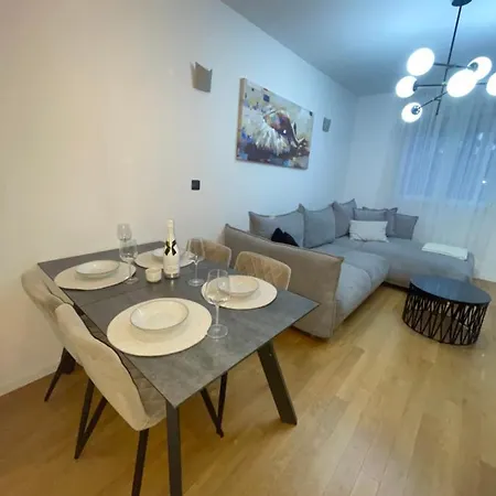 Naomi Znjan Apartamento *