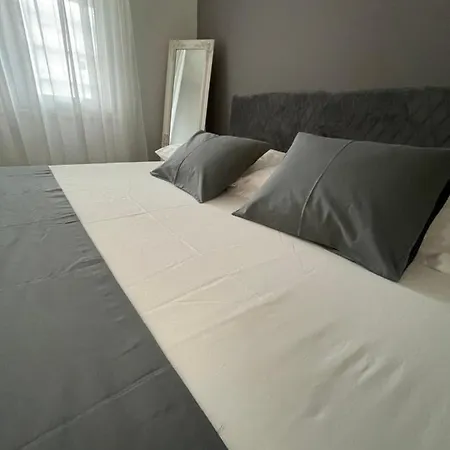 Apartamento Naomi Znjan *