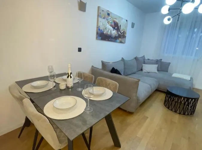 Naomi Znjan Apartamento *