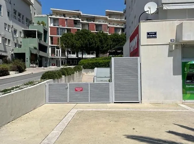 Naomi Znjan Apartamento