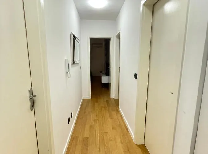 Naomi Znjan Apartamento