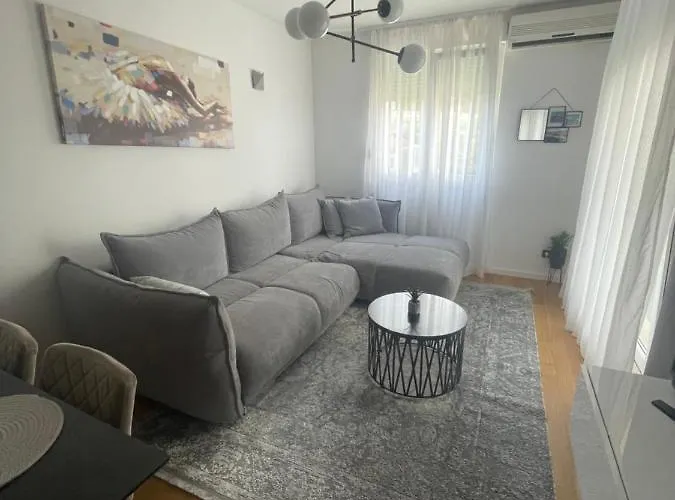 Naomi Znjan Apartamento