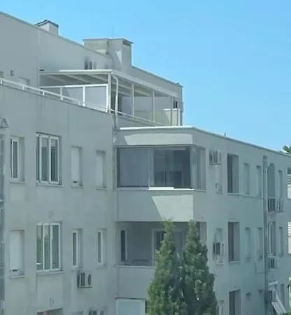 Διαμέρισμα Naomi Znjan *