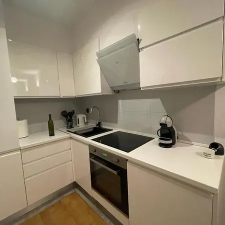 Naomi Znjan Apartment