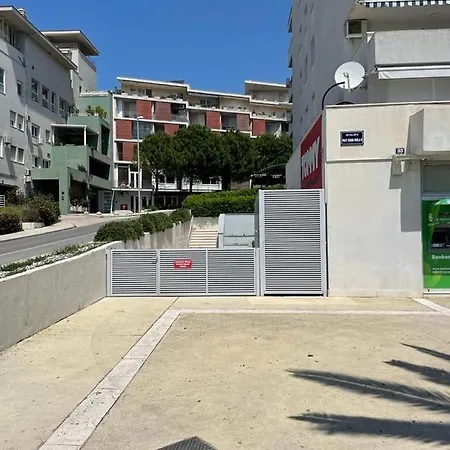 Naomi Znjan Apartamento