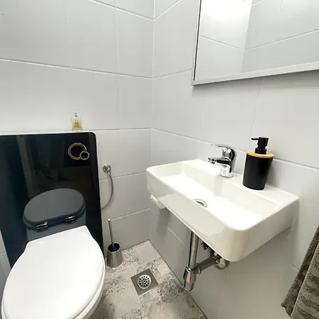 Naomi Znjan * Σπλιτ